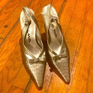 Alligator style with diamonds Nina shoes